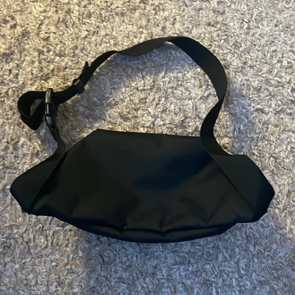 Herschel side bag - Picture 3 of 3